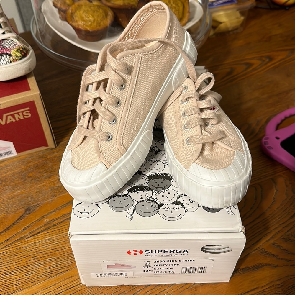 Superga girls sneakers